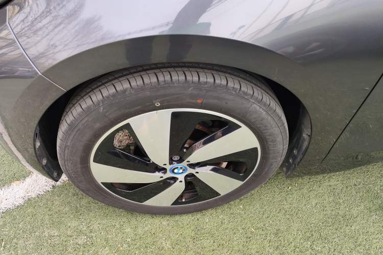 Used BMW i3 2018 Luxury Model Exterior 4