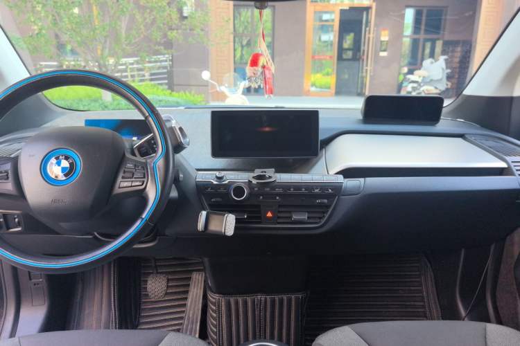 Used BMW i3 2018 Luxury Model Interior 3