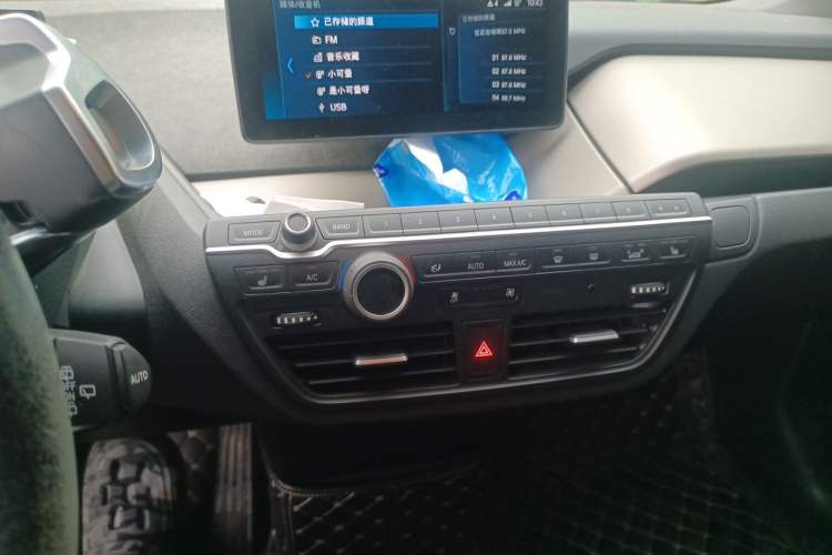 Used BMW i3 2018 Luxury Model Audio And AC Panel