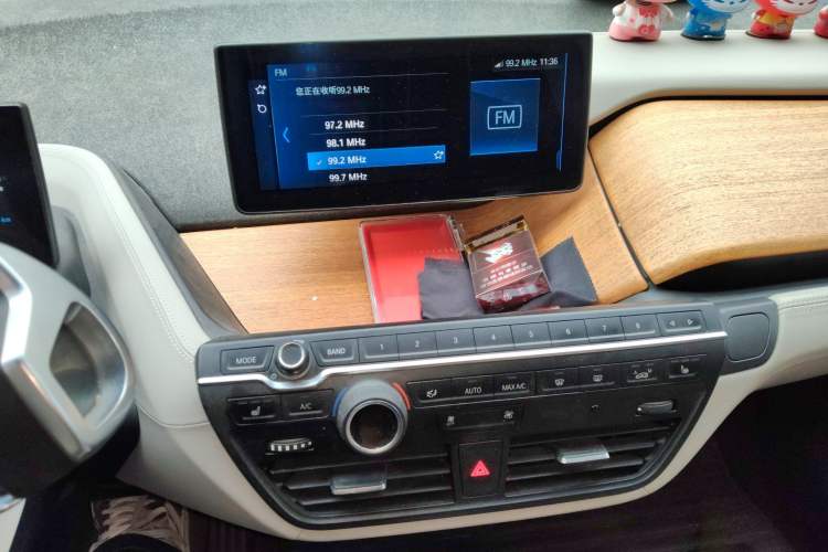 Used BMW i3 2018 Luxury Model Audio And AC Panel