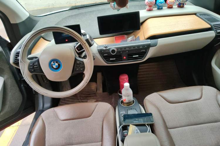 Used BMW i3 2018 Luxury Model Center Console