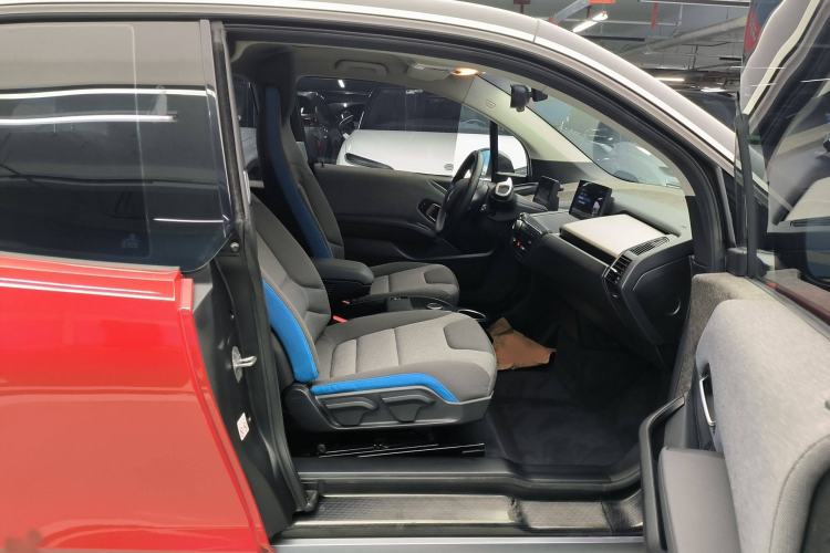Used BMW i3 2018 Luxury Model Interior 1