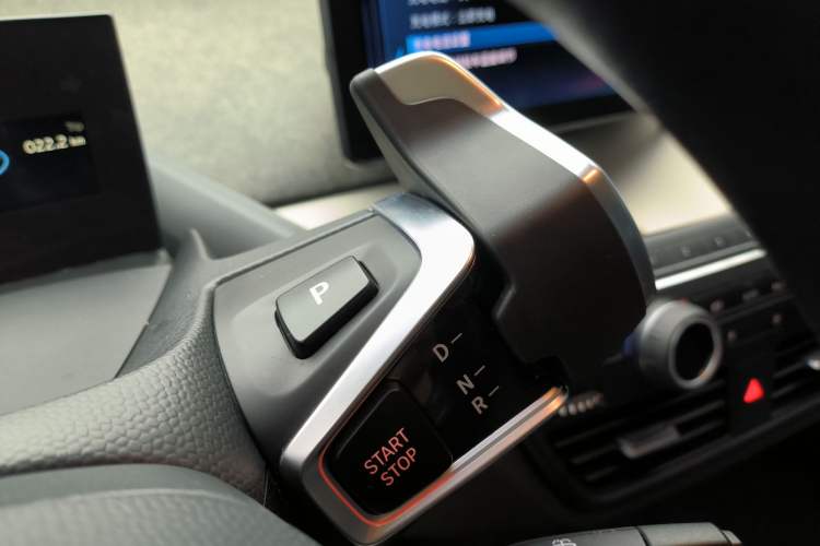 Used BMW i3 2018 Luxury Model Interior 10