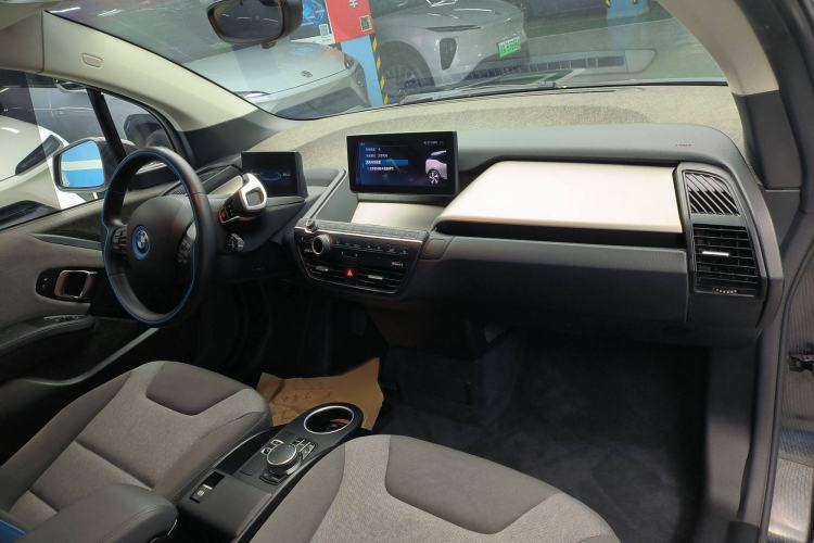 Used BMW i3 2018 Luxury Model Interior 2