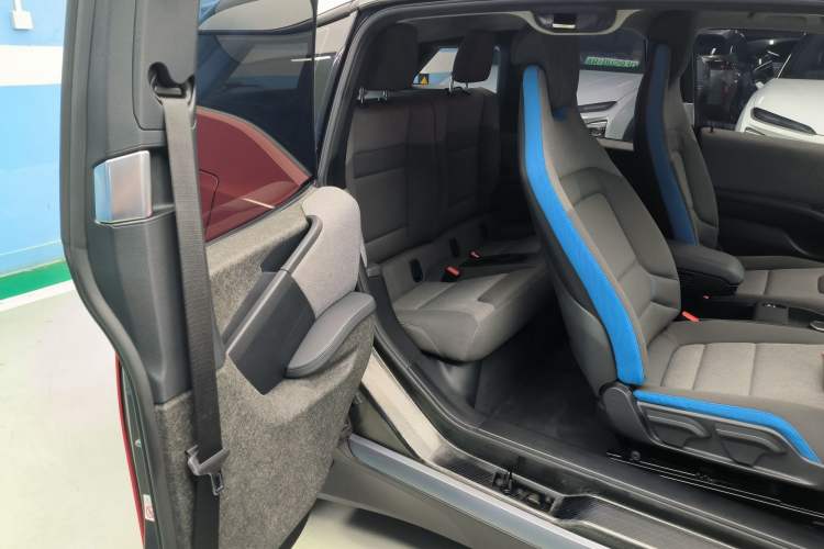 Used BMW i3 2018 Luxury Model Interior 3