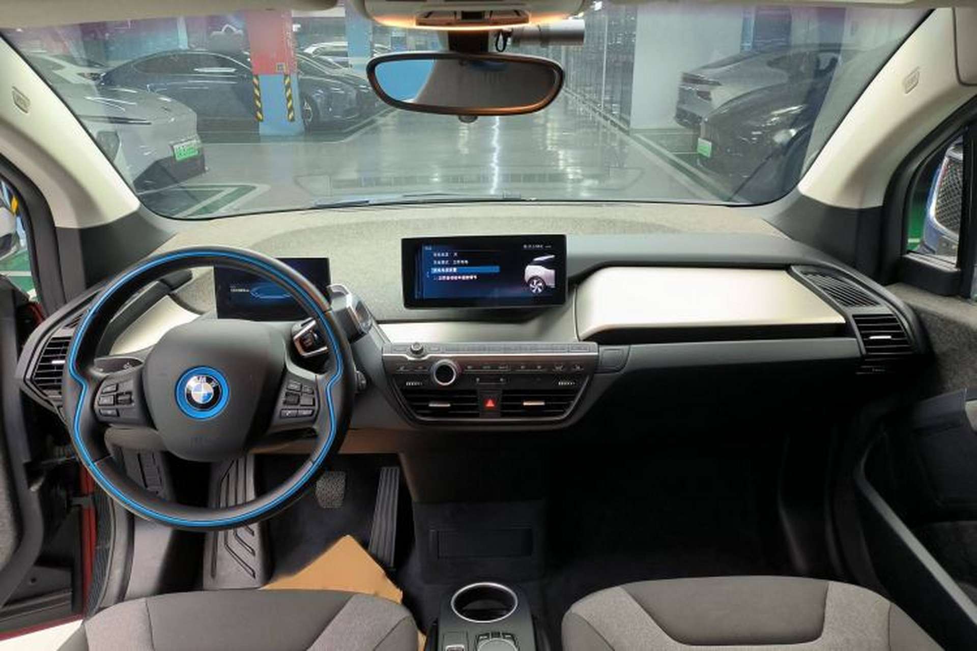 Used BMW i3 2018 Luxury Model Interior 6