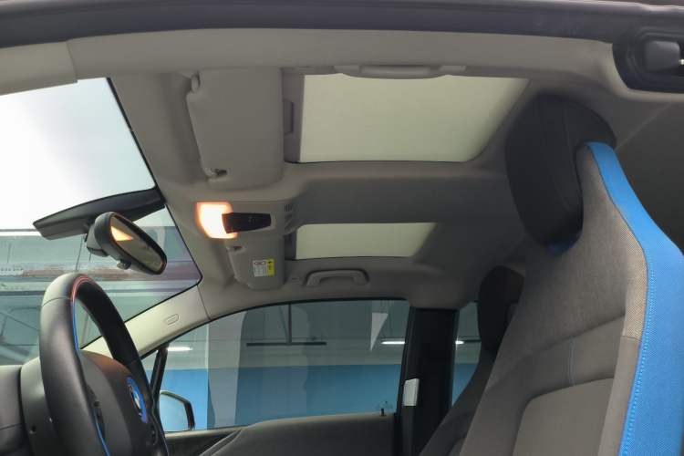 Used BMW i3 2018 Luxury Model Interior 7