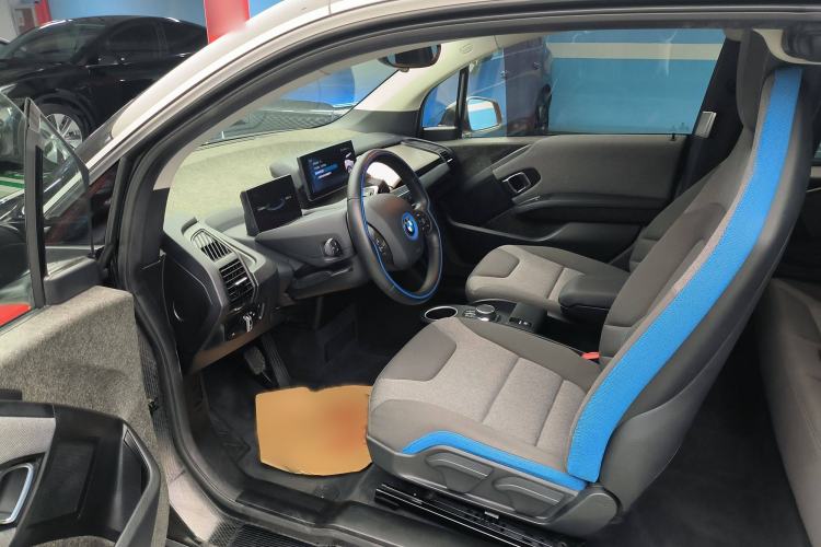 Used BMW i3 2018 Luxury Model Interior 8