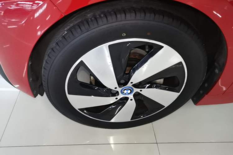 Used BMW i3 2018 Luxury Model Left Front Wheel Hub