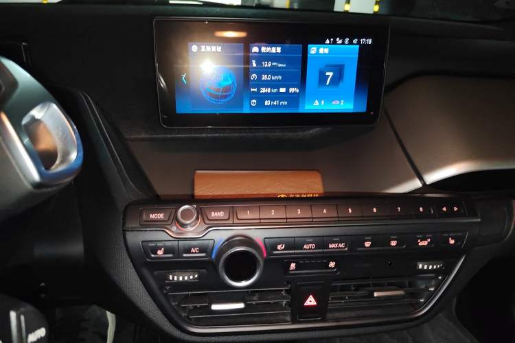 Used BMW i3 2018 Luxury Model Audio And AC Panel