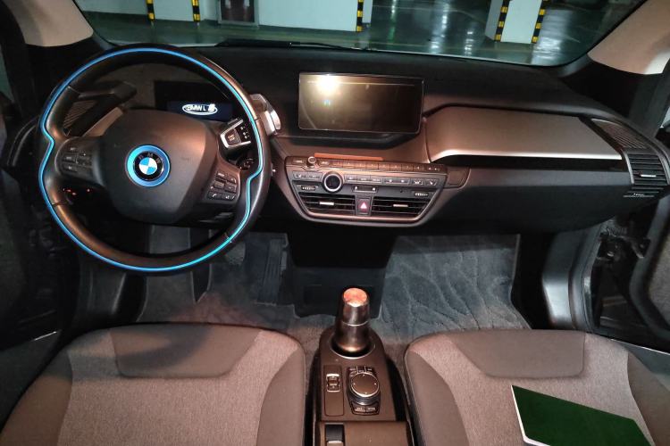 Used BMW i3 2018 Luxury Model Center Console