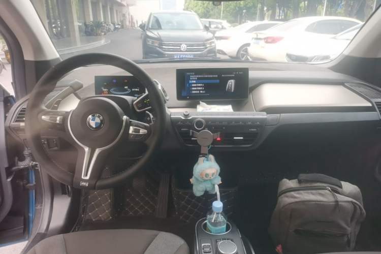 Used BMW i3 2018 Luxury Model Center Console
