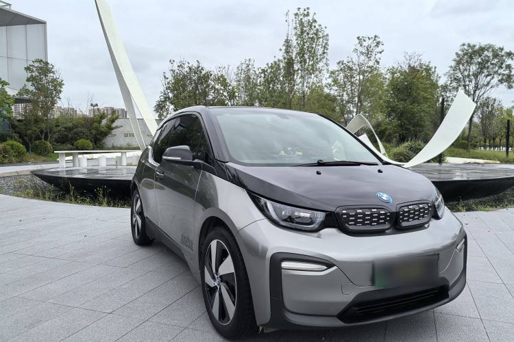 Used BMW i3 2018 Luxury Model Exterior 2
