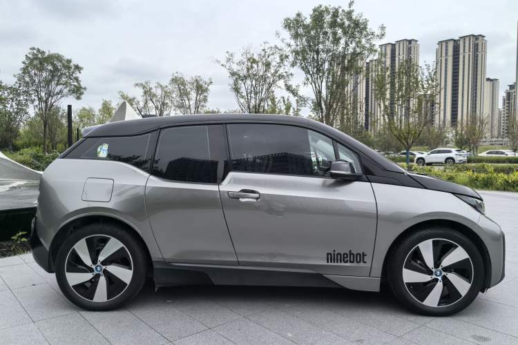 Used BMW i3 2018 Luxury Model Exterior 5