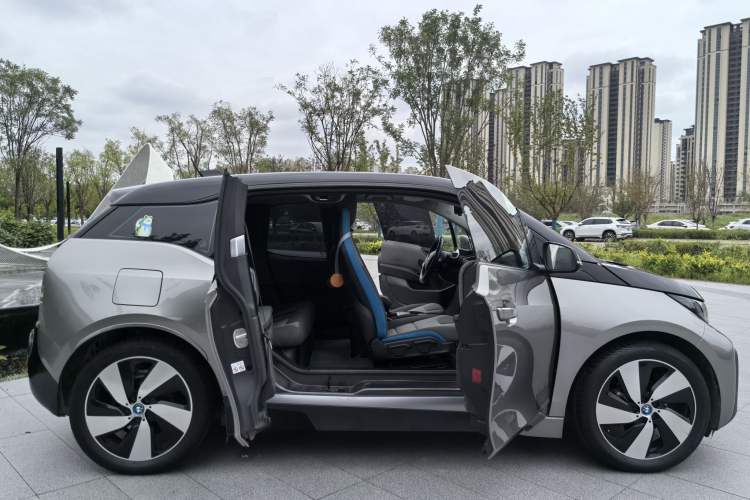 Used BMW i3 2018 Luxury Model Exterior 6