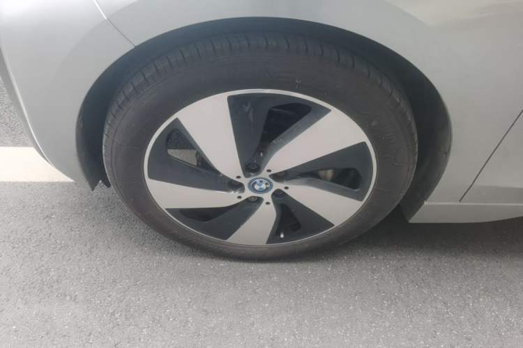 Used BMW i3 2018 Luxury Model Left Front Wheel Hub
