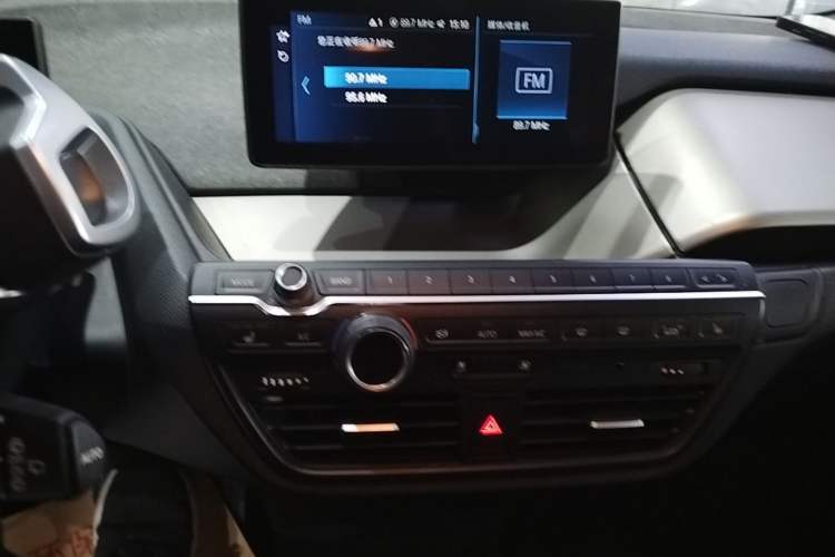Used BMW i3 2018 Luxury Model Audio And AC Panel