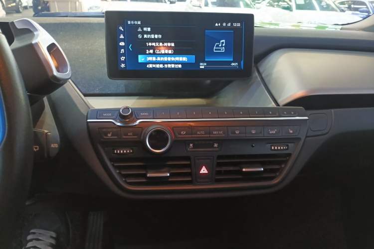 Used BMW i3 2018 Luxury Model Audio And AC Panel