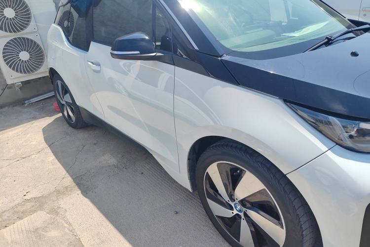 Used BMW i3 2018 Luxury Model Exterior 2