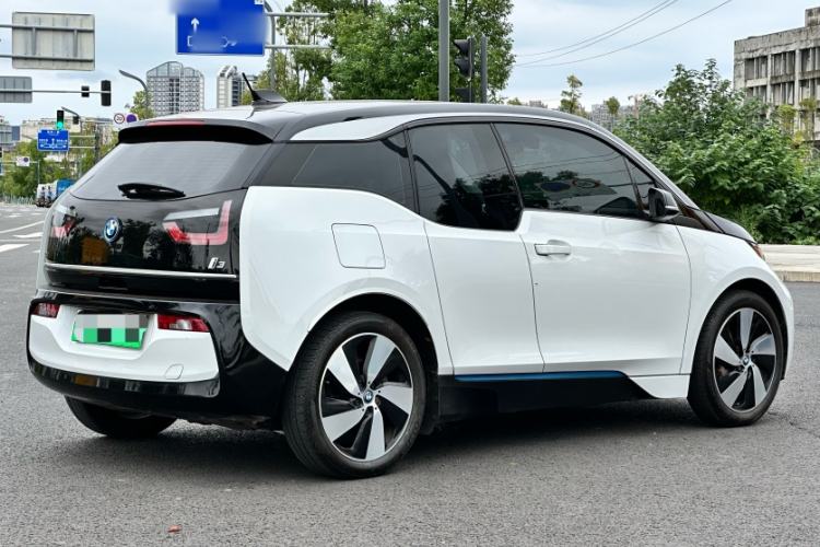 Used BMW i3 2018 Luxury Model Exterior 2