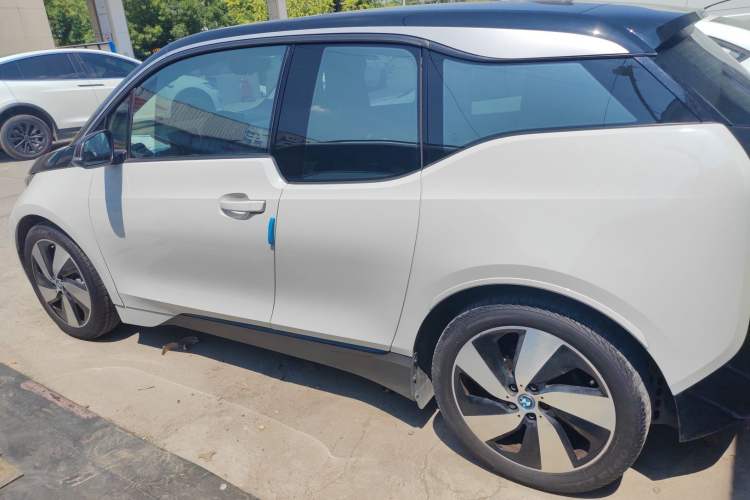 Used BMW i3 2018 Luxury Model Exterior 5