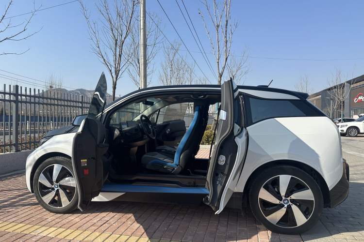 Used BMW i3 2018 Luxury Model Exterior 5