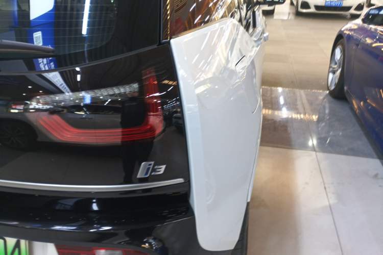 Used BMW i3 2018 Luxury Model Exterior 6