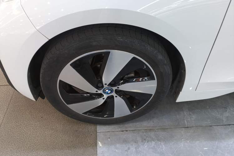 Used BMW i3 2018 Luxury Model Exterior 7