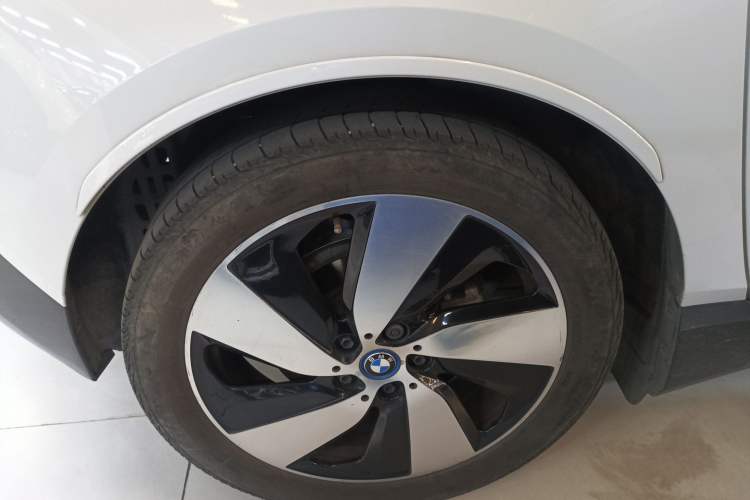 Used BMW i3 2018 Luxury Model Exterior 8