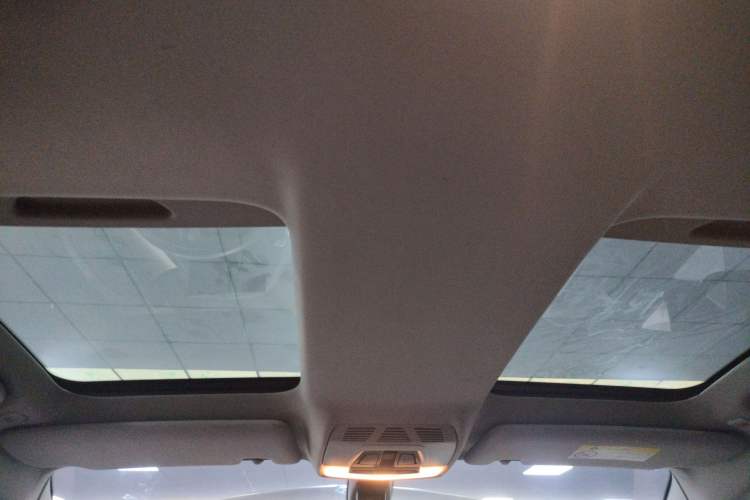 Used BMW i3 2018 Luxury Model Headliner