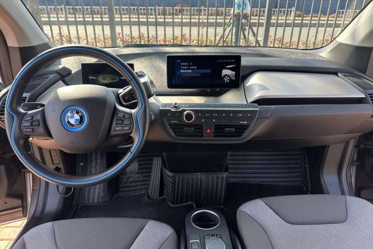 Used BMW i3 2018 Luxury Model Interior 1