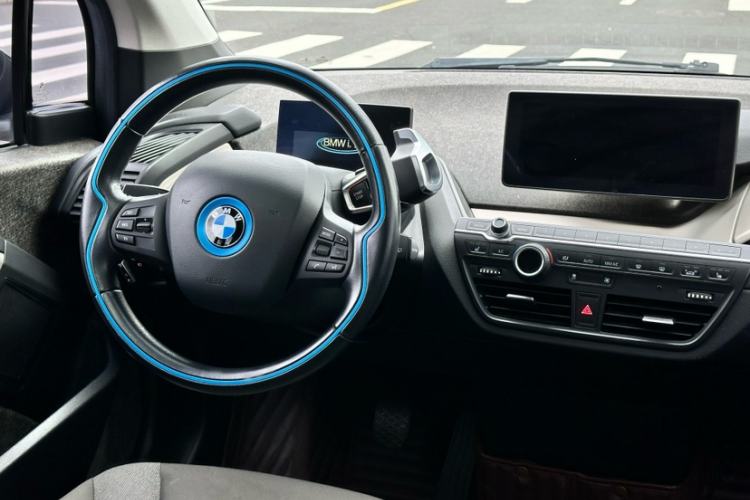 Used BMW i3 2018 Luxury Model Interior 2