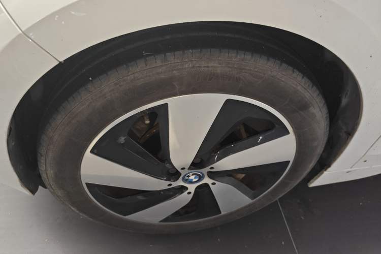 Used BMW i3 2018 Luxury Model Left Front Wheel Hub