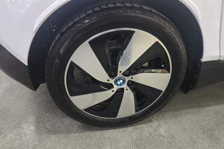 Used BMW i3 2018 Luxury Model Right Rear Wheel Hub
