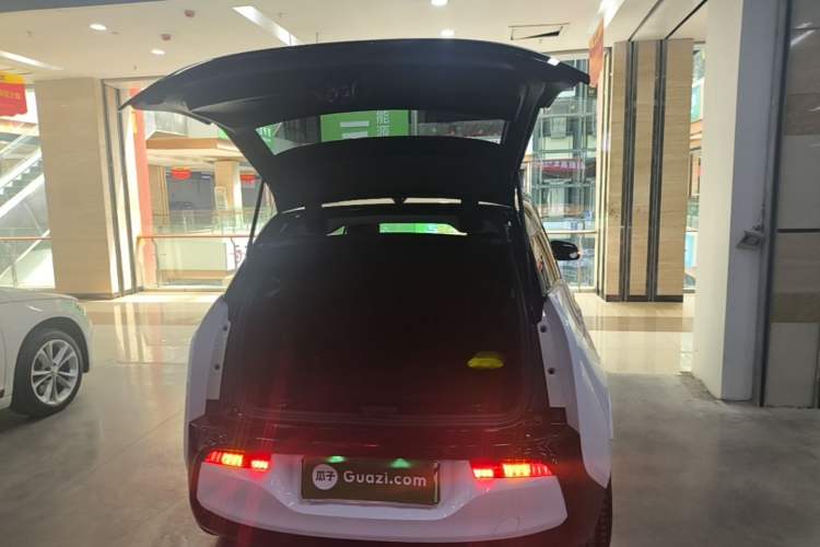 Used BMW i3 2018 Luxury Model Trunk
