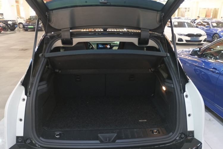 Used BMW i3 2018 Luxury Model Trunk