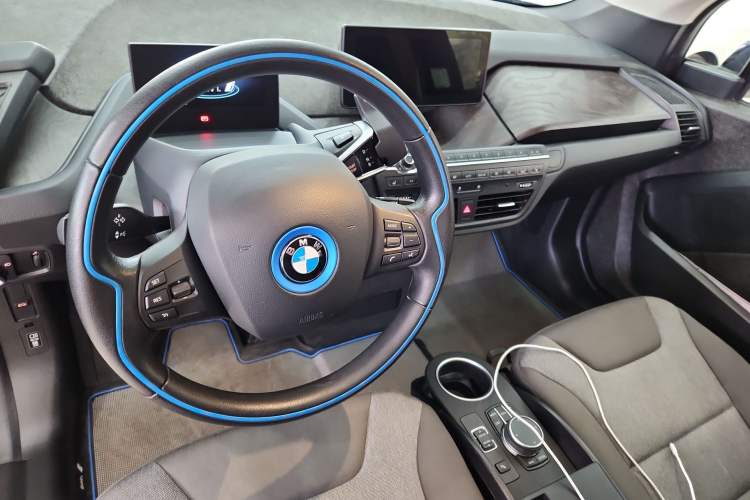 Used BMW i3 2019 Fast Charging Edition Interior 4