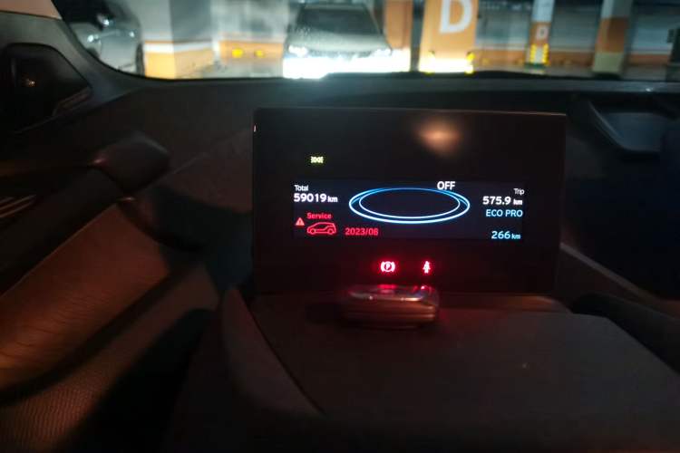 Used BMW i3 2019 Fast Charging Edition Odometer Close Up