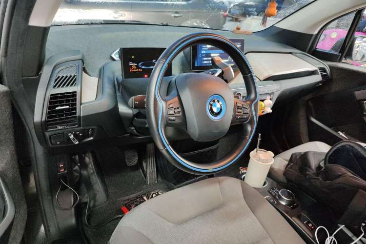 Used BMW i3 2019 Fast Charging Edition Center Console