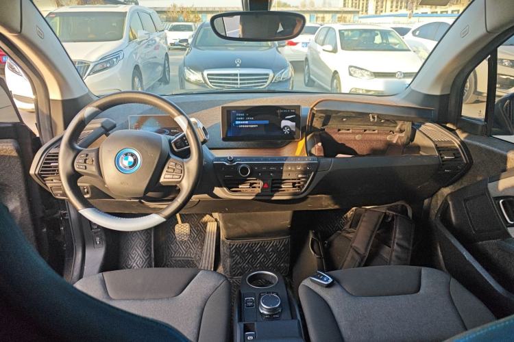 Used BMW i3 2019 Fast Charging Edition Center Console