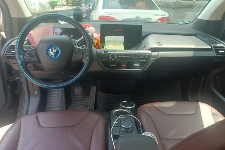 Used BMW i3 2019 Fast Charging Edition Center Console