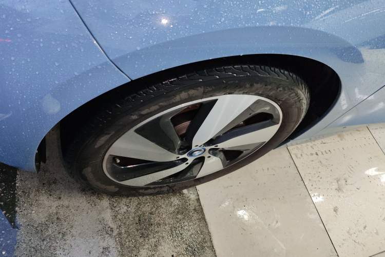 Used BMW i3 2019 Fast Charging Edition Left Front Wheel Hub