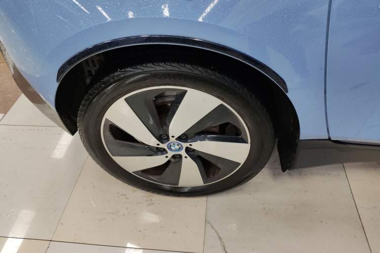 Used BMW i3 2019 Fast Charging Edition Right Rear Wheel Hub