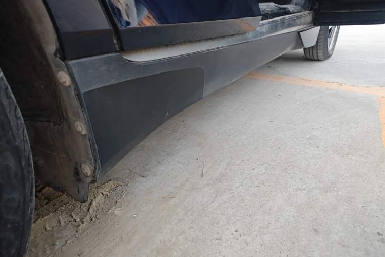 Used BMW i3 2019 Fast Charging Edition Right Side Sill