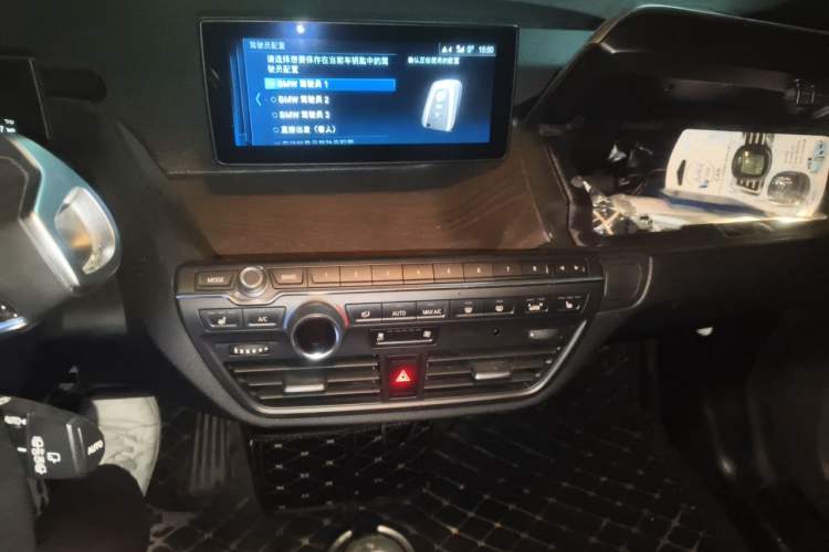 Used BMW i3 2019 Fast Charging Edition Audio And AC Panel