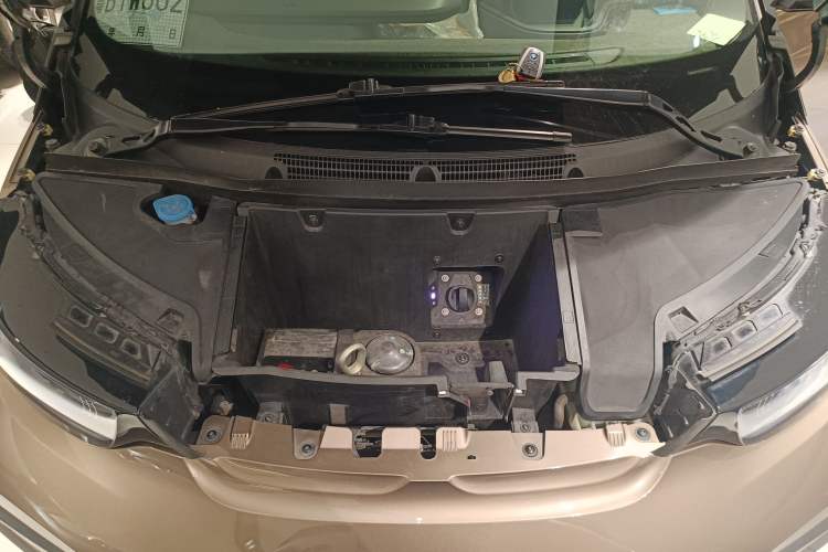 Used BMW i3 2019 Fast Charging Edition Engine Bay