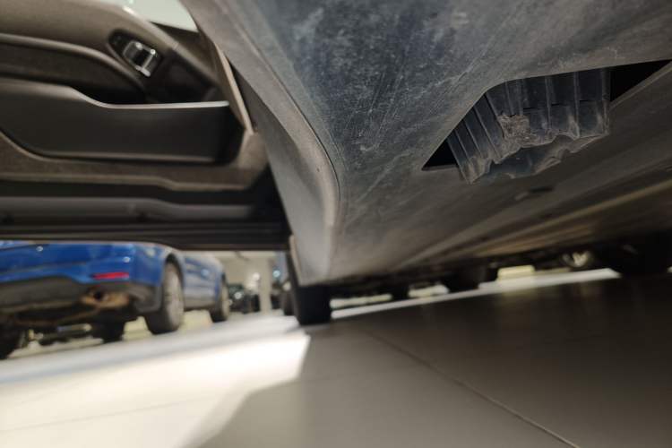 Used BMW i3 2019 Fast Charging Edition Left Side Sill