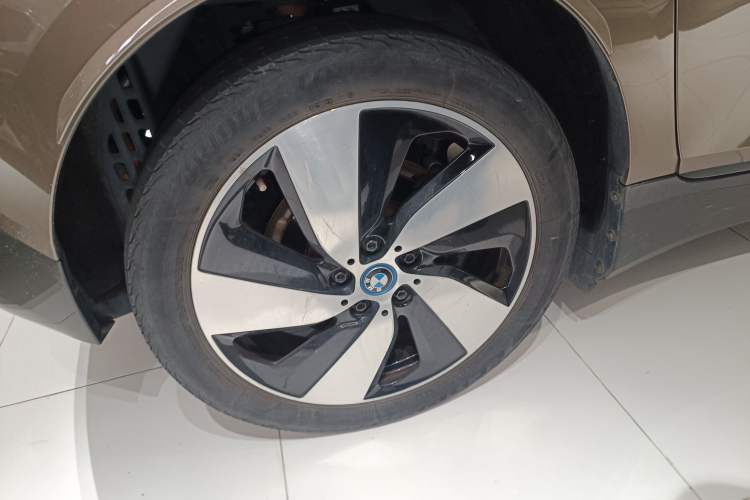 Used BMW i3 2019 Fast Charging Edition Right Rear Wheel Hub