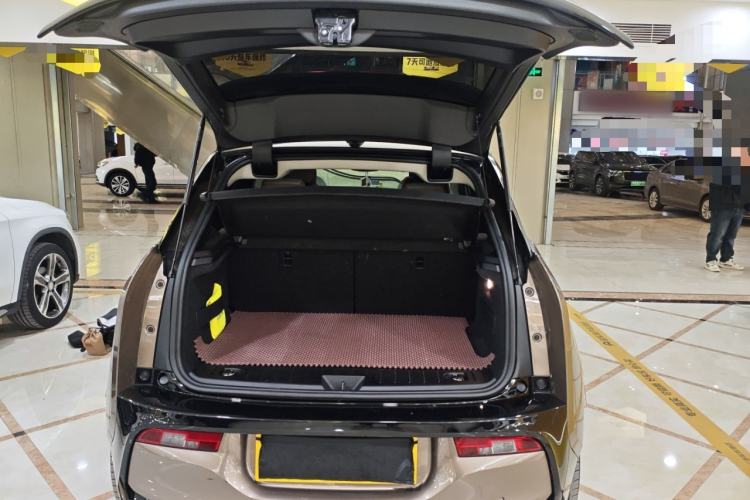 Used BMW i3 2019 Fast Charging Edition Trunk