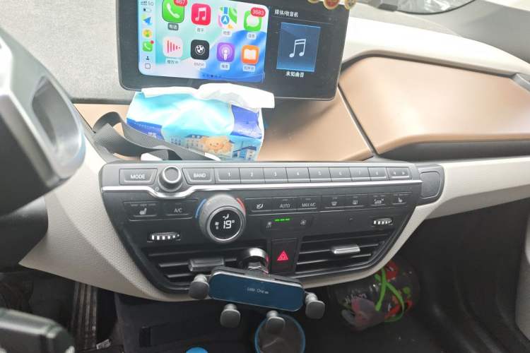Used BMW i3 2019 Fast Charging Edition Audio And AC Panel